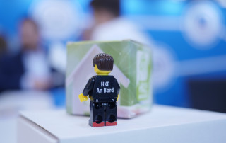 Legoman_HKE-an-Bord_E-world2022